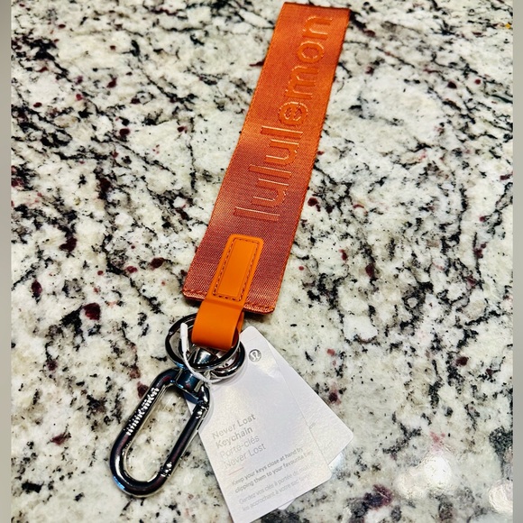 NWT Lululemon Keychain Never Lost Key Chain Orange ONE SIZE - Picture 6 of 11